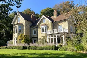 Exceptional 7 Bedroom Victorian Villa - Image 2