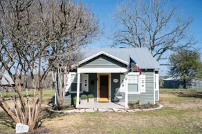 1940’s Historic Farmhouse Burton/Round Top - Image 2