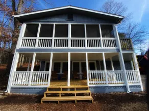 Lake front cottage with private dock & 4 kayaks - Image 5