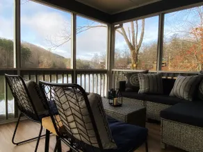Lake front cottage with private dock & 4 kayaks - Image 2
