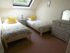 3 Bedroom Accommodation with Lounge & Dining Room - Image 4