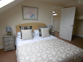 3 Bedroom Accommodation with Lounge & Dining Room - Image 3
