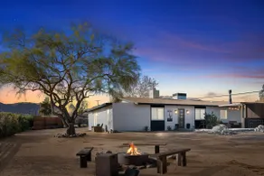 España Daga |Modern Desert Retreat, Stunning Views - Image 2