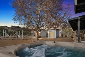 España Daga |Modern Desert Retreat, Stunning Views - Image 3