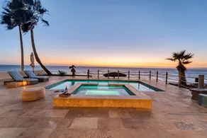 CASA OCEANFRONT RIPODIBILE CON PISCINA PRIVATA E VASCA CALDA IN MISION VIEJO - Image 2