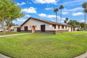 *RARE FIND*Elegant Home w/ Private Gym/Pool/Office - Image 3