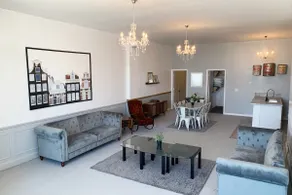 Modern, Chic & Spacious Loft - Image 2