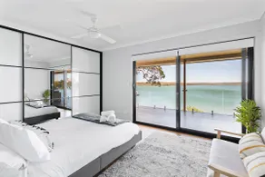 The Lake house Central Coast - Image 4