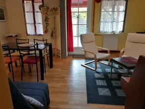 Nice house with terrace in the city center - Image 2