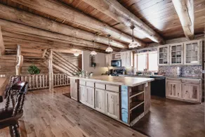 Spacious Multi-family Log Home with Sauna - Image 3