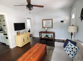 Central Location, Pet Friendly, Exceptional Value! - Image 4