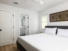 Modern South Austin home - 5 miles to Downtown - Image 4