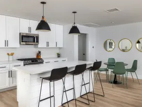 Modern South Austin home - 5 miles to Downtown - Image 3