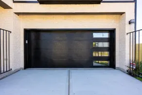 Alim Pad 1: Chic brand new house near Downtown - Image 4