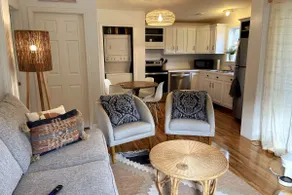 Chic Cottage w/ pool & hot tub, mins to the beach! - Image 2
