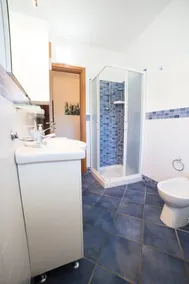Three-room floor apartment + swimming pool + parking - Image 4