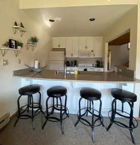 Cozy, peaceful-3Br (5 beds)2.5 Bath townhouse - Image 5