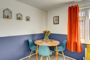 2-Bed Apartment near Leamington Spa & M40 sleeps 5 - Image 4