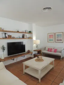 COZY TOWNHOUSE between sea and mountains - Image 4