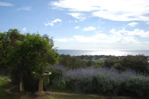 CURROLGA COTTAGE Sweeping Seaviews Coastal Retreat - Image 2