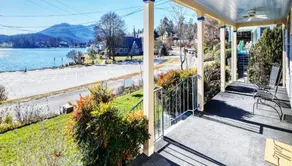 Lake Life House-Pet Friendly-Stunning Lake View! - Image 3
