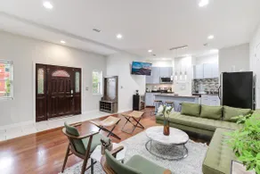 Spacious/Unique in Heart of DC Designer Rowhome - Image 2