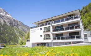 Spacious 100m2 apt w sun terrace & mountain views - Image 5