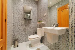 Photogenic apartment near Gran Vía - Image 4