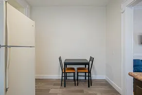 Sunset Heights - Spacious Apt 2 - Image 4