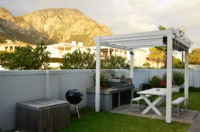 Beach House on 5th Hermanus - Image 2