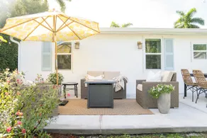 Inn Season Cottage-Cozy Florida Living - Image 3