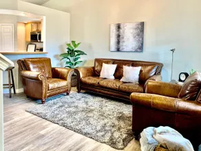  Spacious and Cozy with bonus room! - Image 2