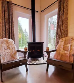 Magnolia Pines Farmhouse in quiet country setting - Image 3