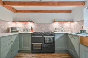 Cosy Bake Cottage | Prime & Peaceful Location - Image 3