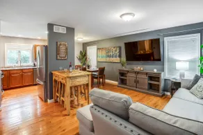 Comfy Suburb Home with King Beds by Arpt Dwnt UofR - Image 2