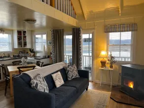 Cozy Warm Winter \"Nantucket\" Cottage Getaway - Image 3