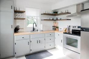 Modern 4 Bedroom House with Farm Views - Image 2