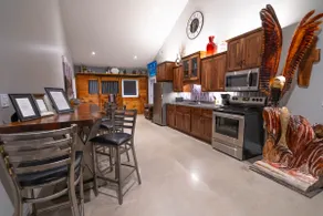 Ash Street Stables Guesthouse - Image 3