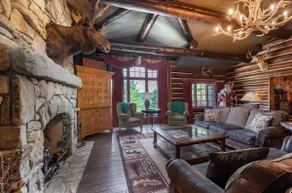 PRIVATE 10,000 SqFt lakefront log estate  w. Pool  - Golfers Retreat - Close to Big Cedar! - Image 3