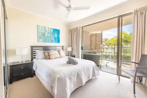 Seasalt Airlie Best location 1bed apt Private SPA Unit 4 - located within "Airlie Central Apartments" - Image 4