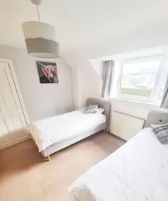 York Street Retreat, modern cosy 2 bed with garden - Image 5