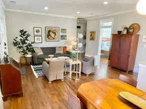 Charming 3 Bedroom Downtown Columbia Art Cottage - Image 3