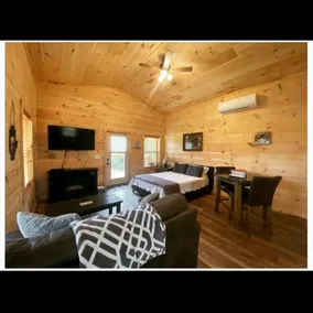 Bear Haven - Cozy Mountain Tiny Cabin - Image 2
