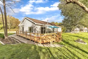 Hidn LakeFront-New Build-Private Beach-Fast Wi-Fi - Image 4