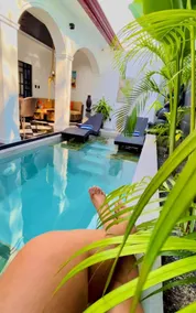 Amazing bungalow with private pool - Image 2