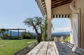 Beautiful Romantic Villa with Spectacular View - Image 4