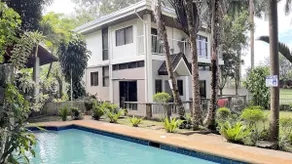 (Dec 2023 Renovated) 4 Bedroom House with Pool - Image 3