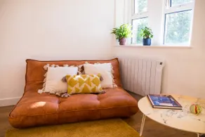 Stylish hideaway in the centre of Frome - Image 3