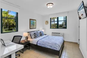 ★Spectacular Beach-Side Resort 3-BR Apartment★ - Image 2