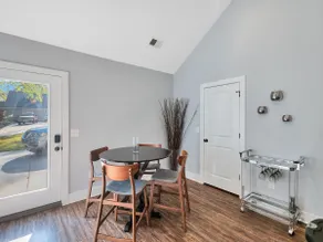 Modern Escape At The Cove - Image 4